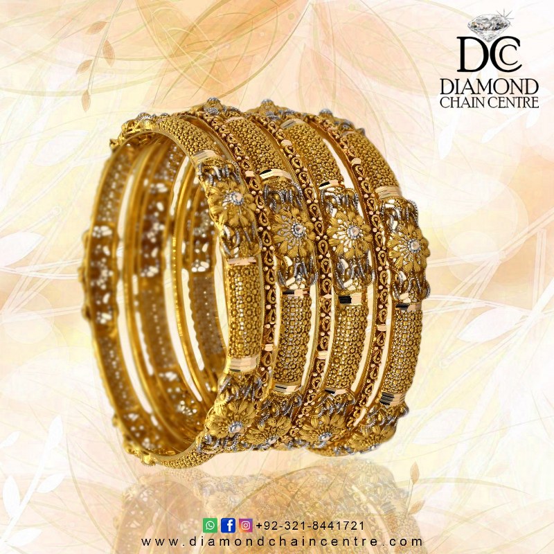 Charming Gold Bangles Design