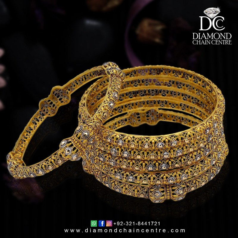 Elegant Gold Bangles Design